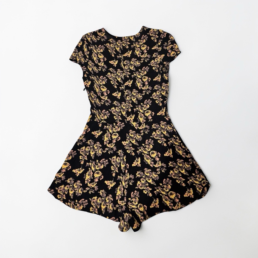 Blue Life Black Floral Romper XS 100% Rayon Surplice V-Neck Boho Festival